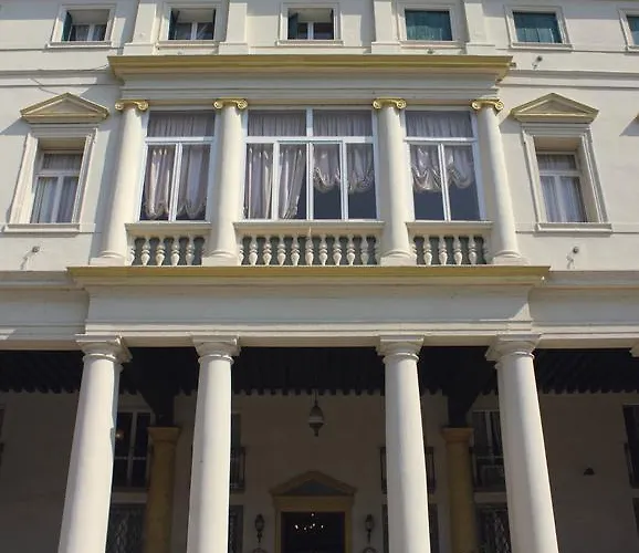 Carrer Hotel 3*