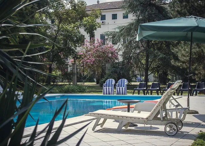 Hotel Carrer Porto Viro